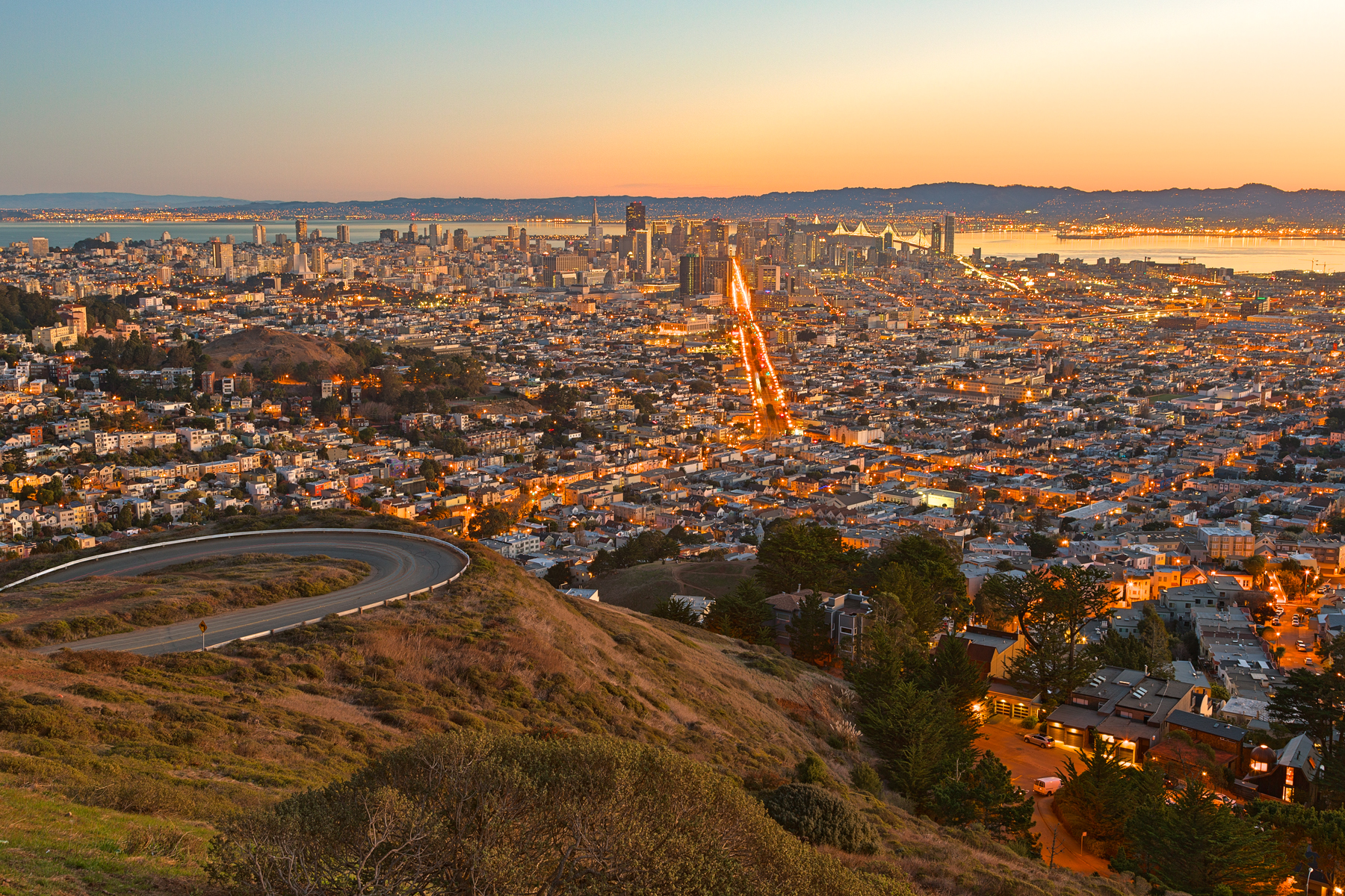 Incredible Views of San Francisco from Twin Peaks | Iberia Joven