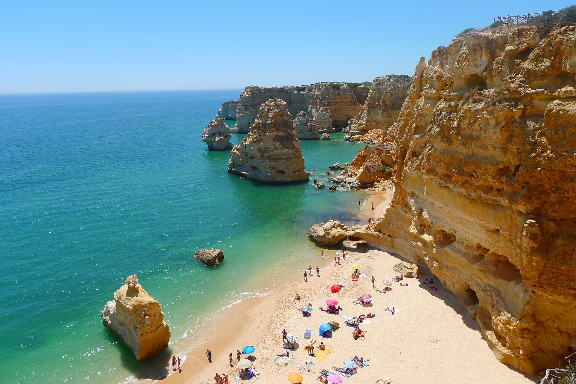 Des plages de carte postale à Faro dans lAlgarve portugais Iberia Joven